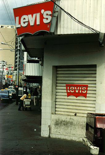 Levis Laden in der Karibik